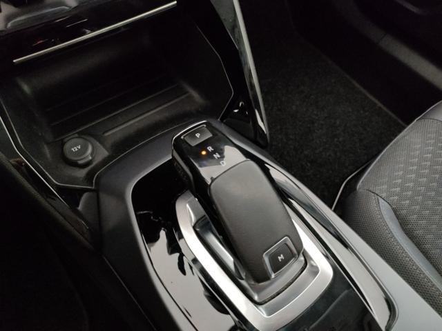 PEUGEOT 2008 usata, con Volante in pelle