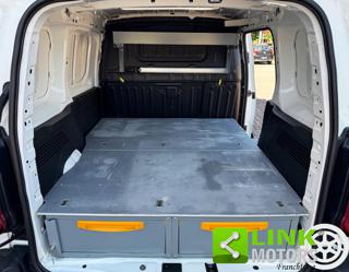 OPEL Combo usata, con Volante multifunzione