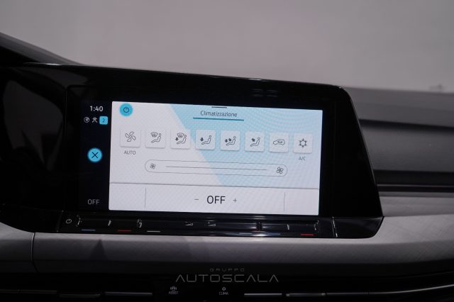 VOLKSWAGEN Golf Variant usata, con Fari LED