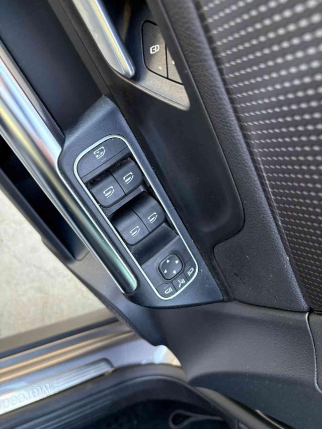 MERCEDES-BENZ GLA 200 usata, con Fendinebbia