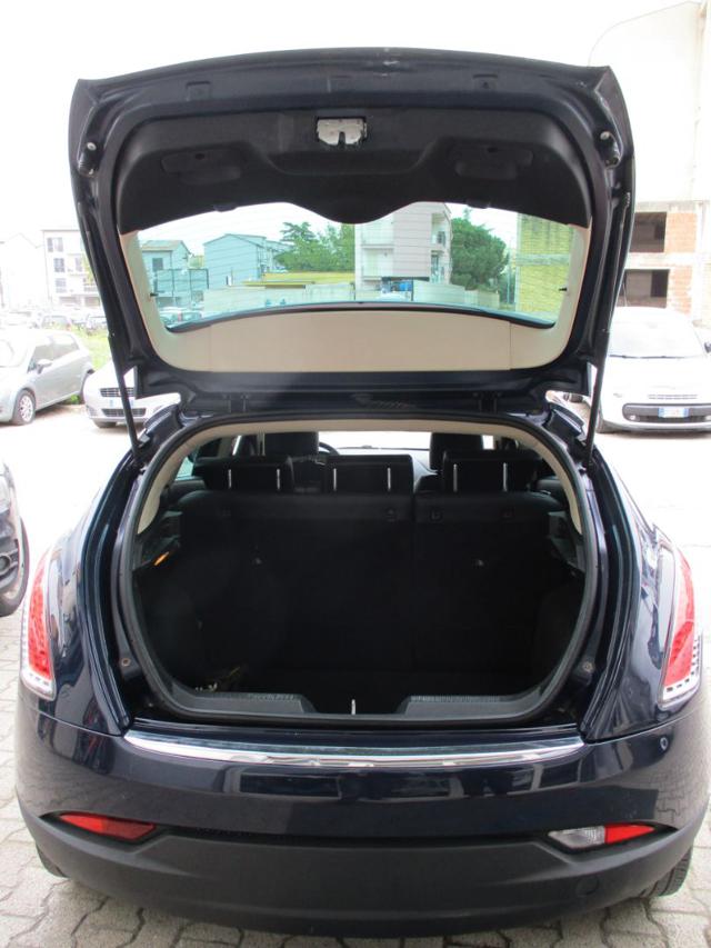 LANCIA Delta usata, con Autoradio