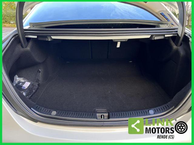 MERCEDES-BENZ E 220 usata, con Climatizzatore automatico, 2 zone