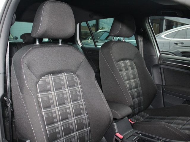 VOLKSWAGEN Golf GTD usata, con Lettore CD