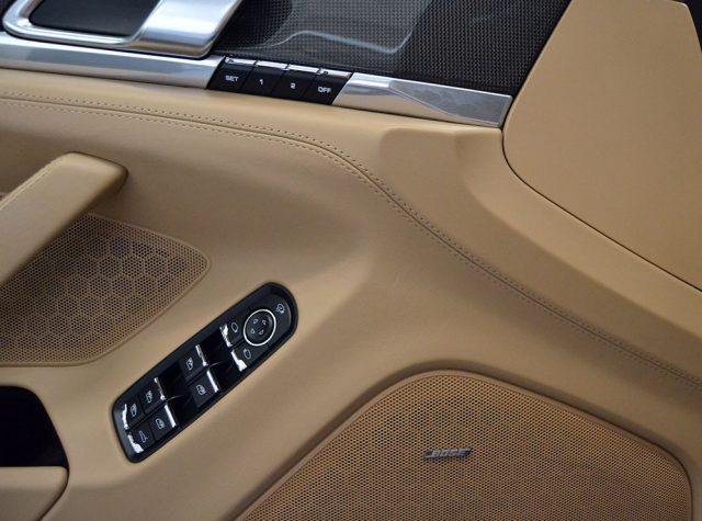 PORSCHE Panamera usata, con Autoradio
