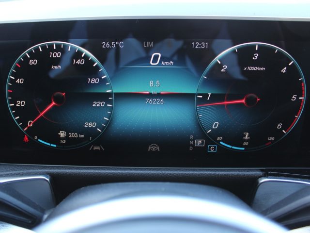 MERCEDES-BENZ GLB 200 usata, con Vetri oscurati