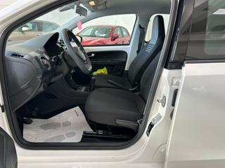VOLKSWAGEN up! usata, con Park Distance Control
