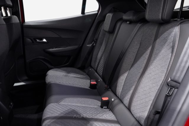 PEUGEOT 2008 usata, con Volante multifunzione