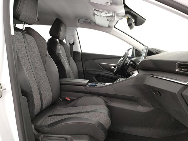 PEUGEOT 5008 usata, con Boardcomputer