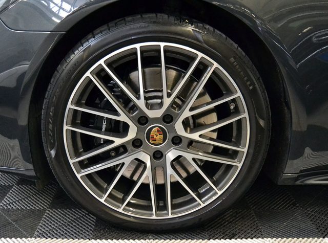 PORSCHE Panamera usata, con Touch screen