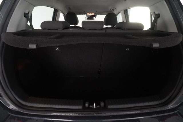 HYUNDAI i10 usata 12