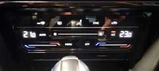 VOLKSWAGEN Passat usata 36