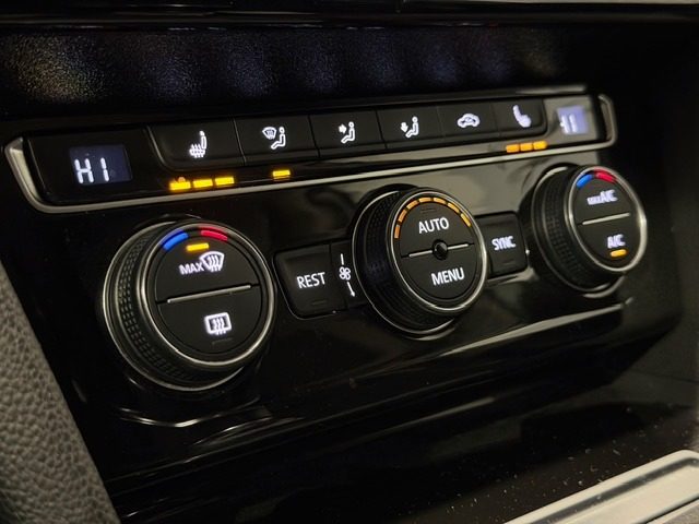 VOLKSWAGEN Passat usata, con Interni in pelle