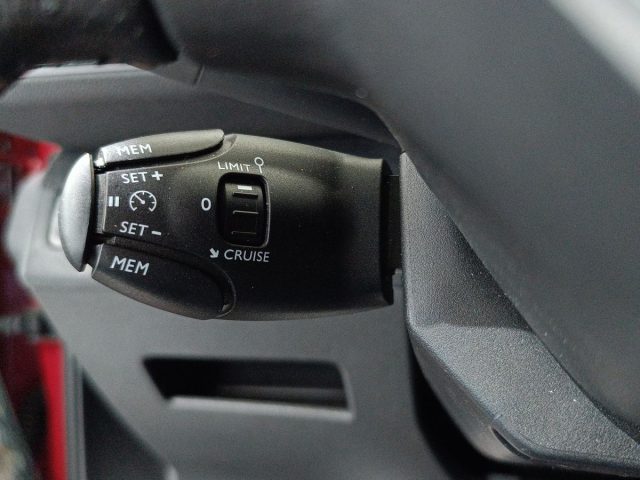 PEUGEOT 3008 usata, con Sensori di parcheggio posteriori
