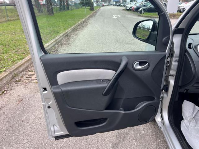 RENAULT Kangoo usata, con Sedile posteriore sdoppiato