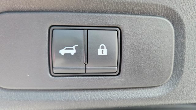 NISSAN Qashqai usata, con USB