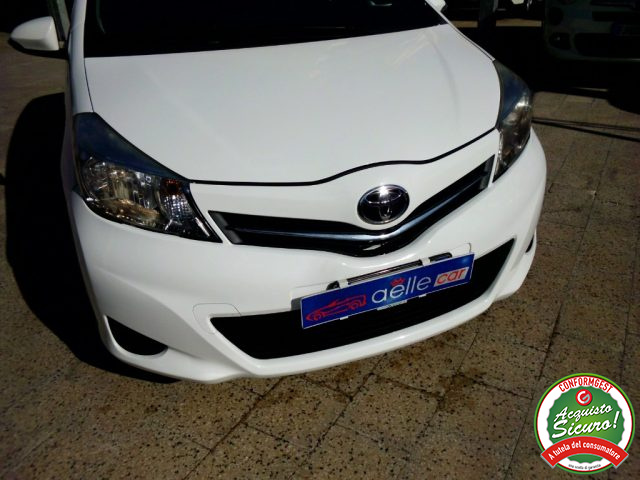 TOYOTA Yaris usata 30