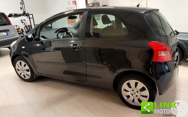 TOYOTA Yaris usata 2
