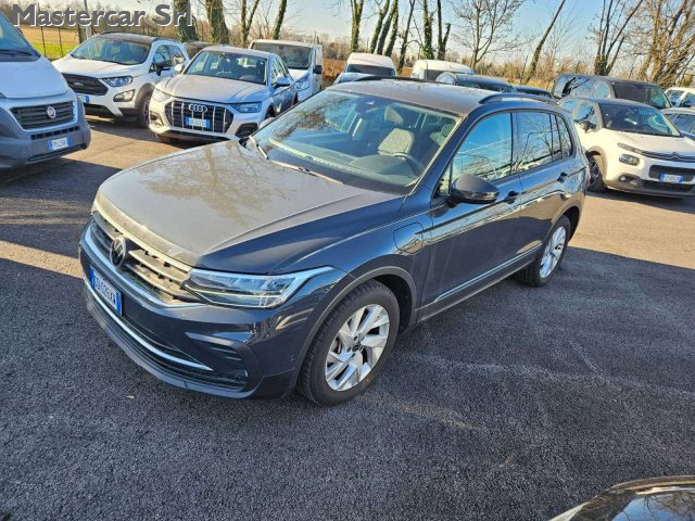 VOLKSWAGEN Tiguan usata, con Airbag