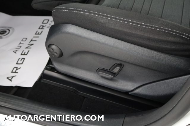 MERCEDES-BENZ GLC 200 usata, con Fari LED