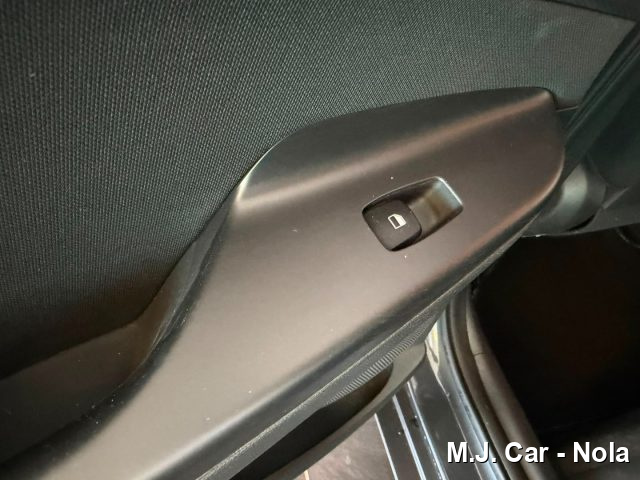 HYUNDAI Kona usata, con Sedile posteriore sdoppiato
