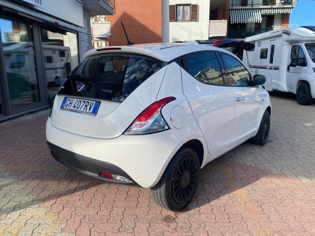 LANCIA Ypsilon usata, con Autoradio