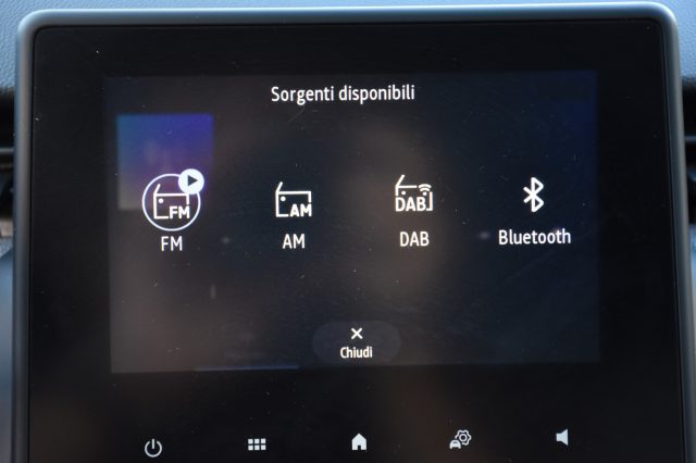 MITSUBISHI Colt usata, con Autoradio digitale