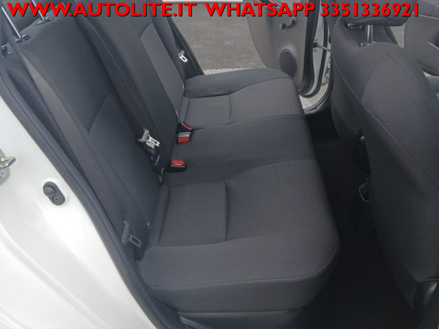 TOYOTA Yaris usata, con Bracciolo