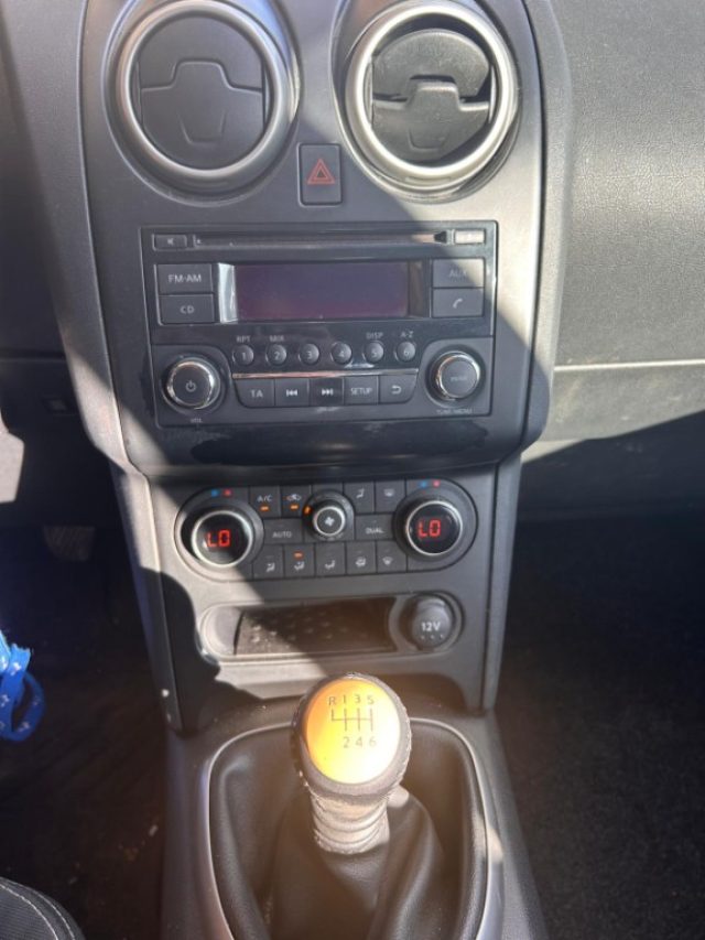 NISSAN Qashqai usata, con Controllo automatico clima
