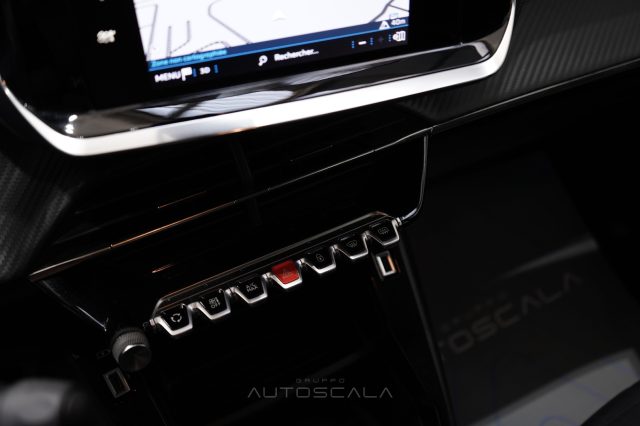 PEUGEOT 208 usata, con USB