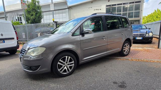 VOLKSWAGEN Touran usata, con Airbag