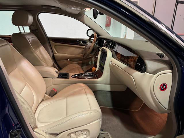 JAGUAR XJ8 usata, con Fendinebbia