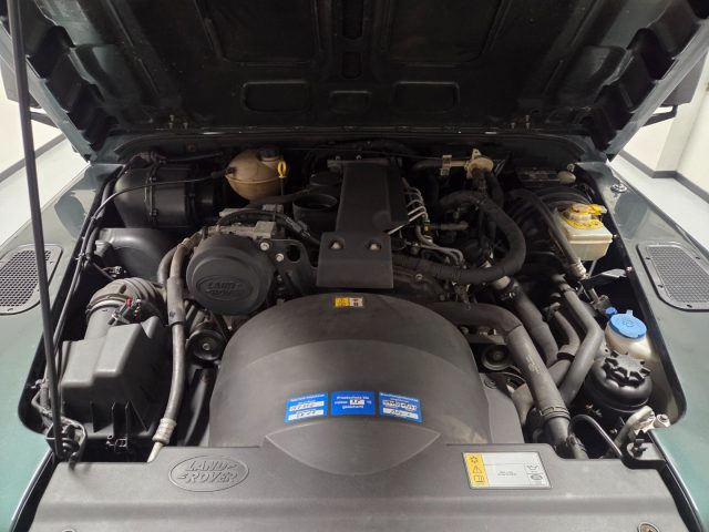 LAND ROVER Defender usata 31