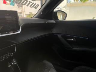 PEUGEOT 2008 usata, con Pneumatici da neve