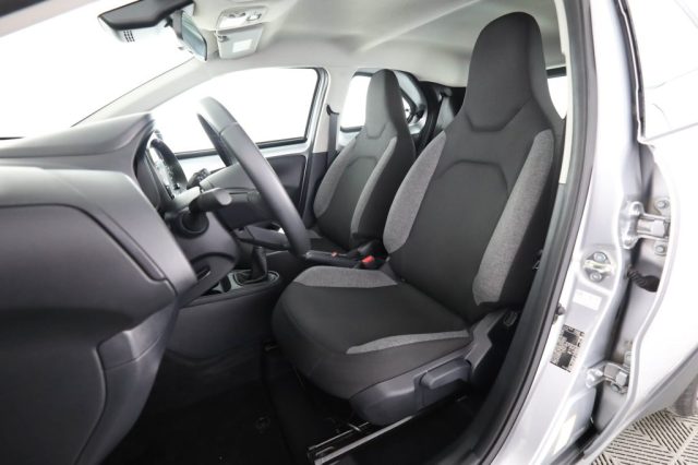 TOYOTA Aygo X usata 7