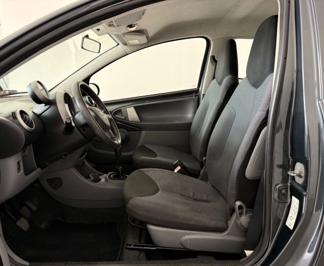 TOYOTA Aygo usata 8
