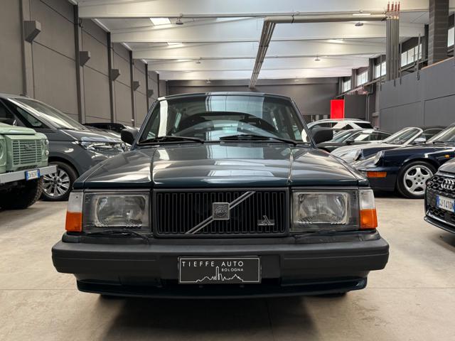 VOLVO 240 usata, con Autoradio