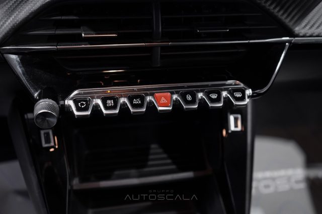 PEUGEOT 2008 usata, con USB
