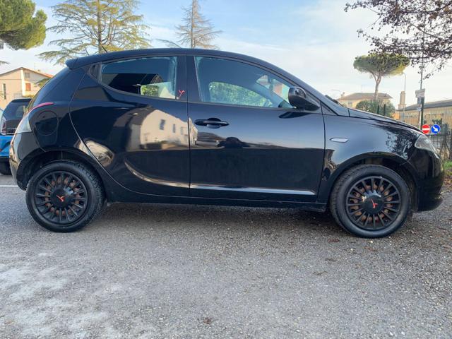 LANCIA Ypsilon usata, con USB