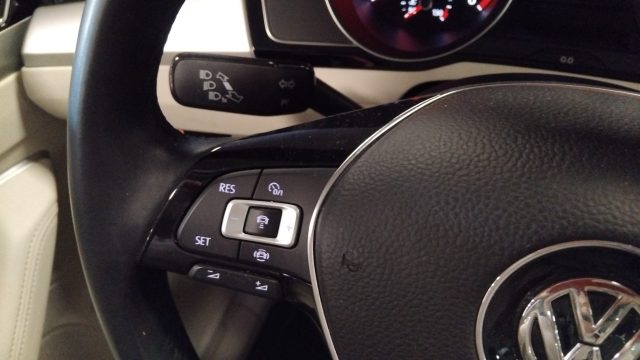 VOLKSWAGEN Passat usata 31