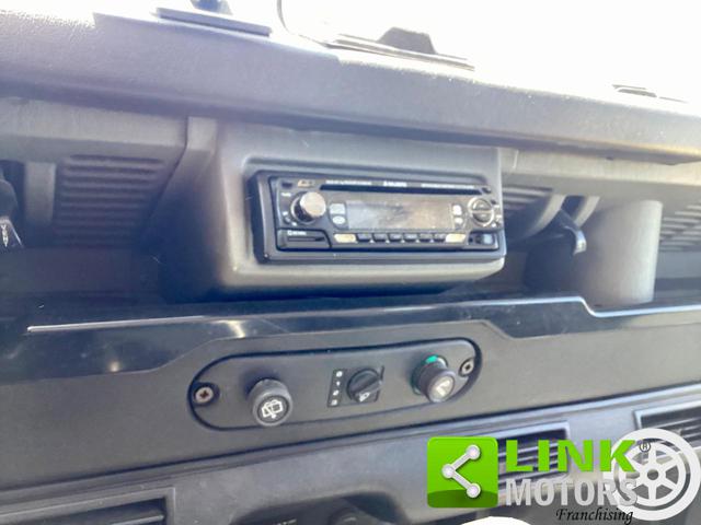 LAND ROVER Defender usata 16