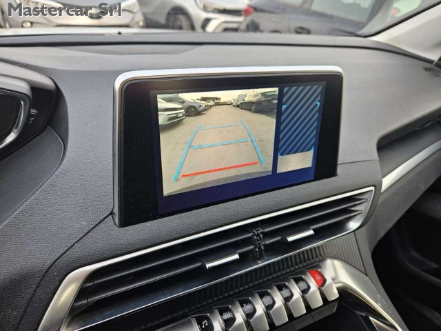 PEUGEOT 5008 usata, con Sedile posteriore sdoppiato