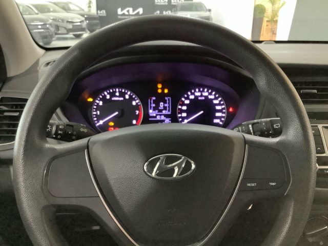 HYUNDAI i20 usata, con Controllo elettronico della corsia