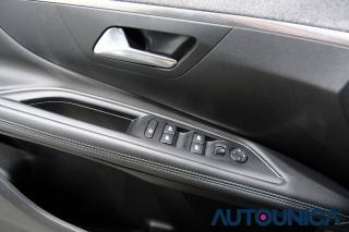 PEUGEOT 3008 usata, con Sensori di parcheggio anteriori