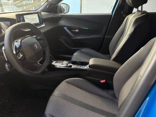 PEUGEOT 2008 usata, con Park Distance Control