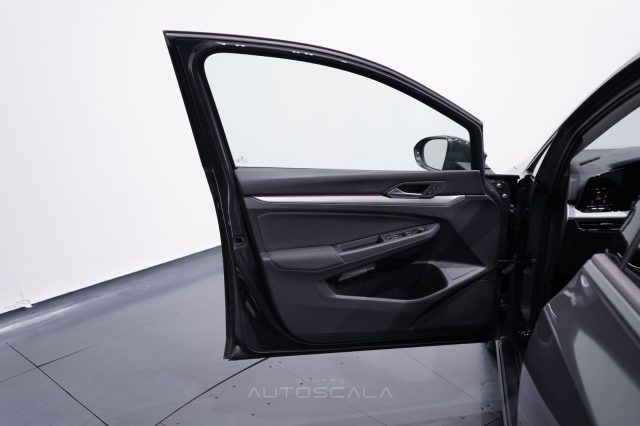 VOLKSWAGEN Golf Variant usata, con Climatizzatore
