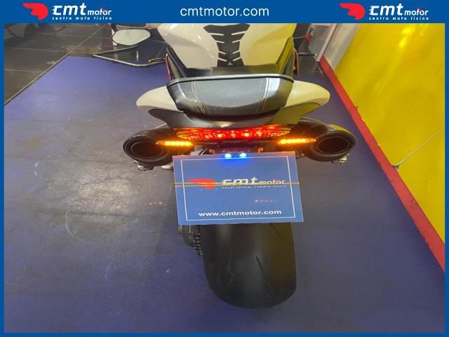 TRIUMPH Speed Triple 1050 usata 12