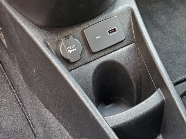 LANCIA Ypsilon usata, con USB