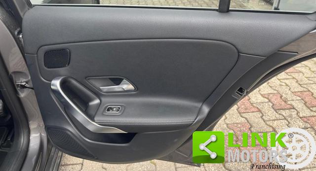 MERCEDES-BENZ A 200 usata, con Sedile posteriore sdoppiato