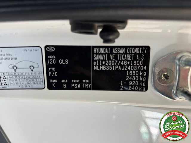 HYUNDAI i20 usata, con Fari LED