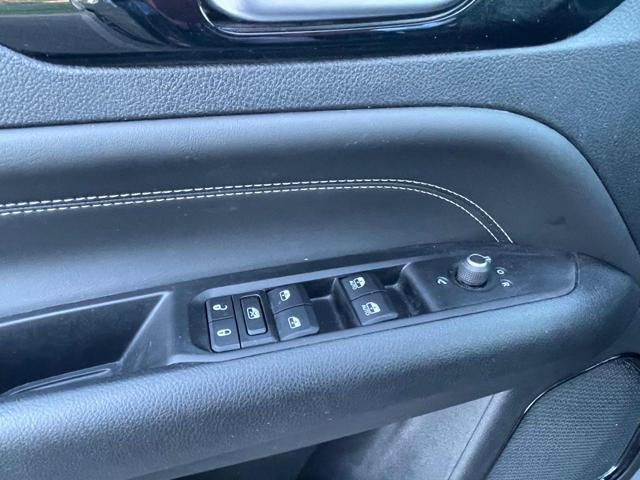 JEEP Compass usata, con Sedile posteriore sdoppiato